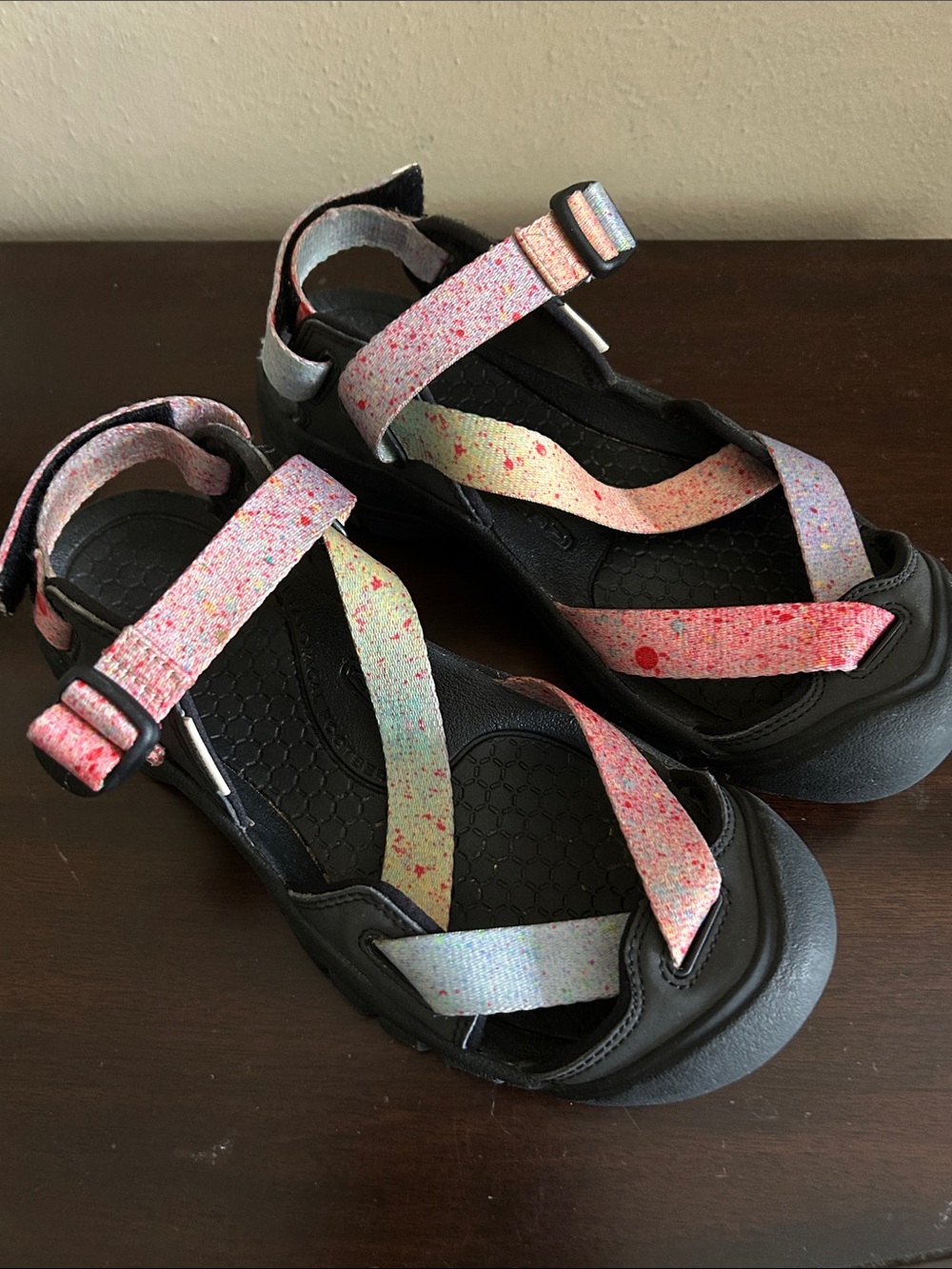 Women’s Keen Zerraport Sandals Rainbow splatter print